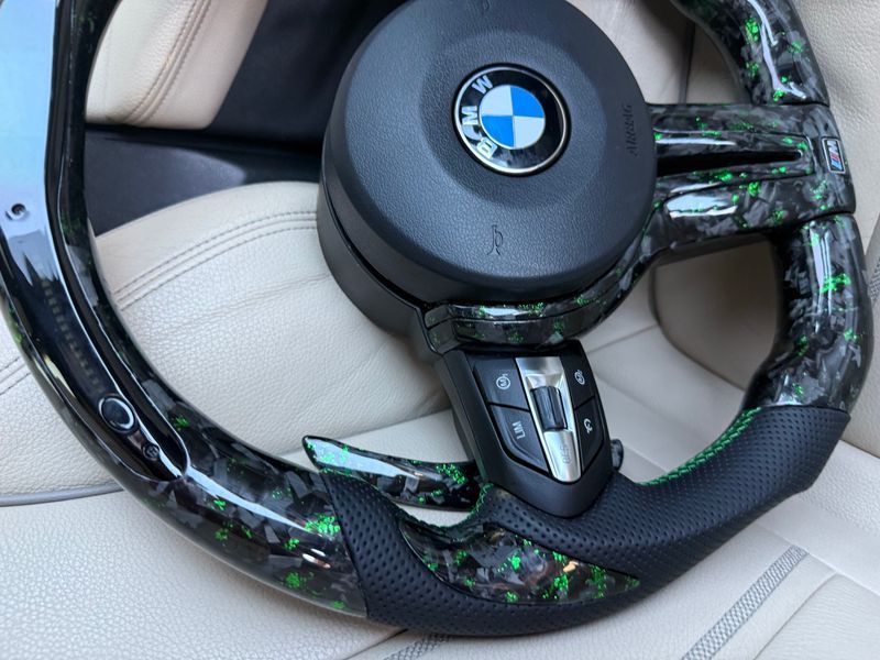 M Кермо Руль Зелений Карбон + Led екран М3 стиль для BMW F series F10 F30 F11 F01 F02 F20 F21 F22 F23 F31 F32 F33 F36 X3 F25 F26 F15 F16 BM-8 фото