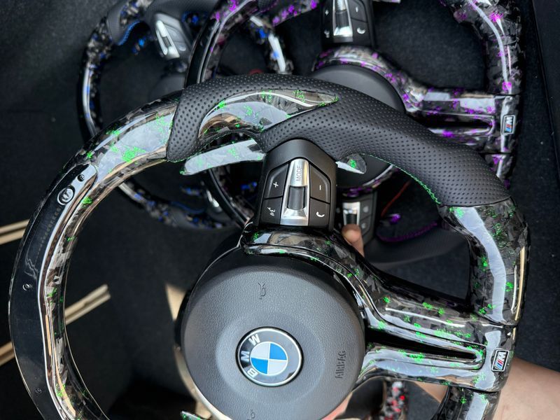M Кермо Руль Зелений Карбон + Led екран М3 стиль для BMW F series F10 F30 F11 F01 F02 F20 F21 F22 F23 F31 F32 F33 F36 X3 F25 F26 F15 F16 BM-8 фото